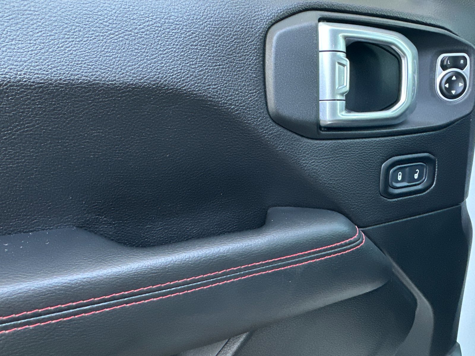 2019 Jeep Wrangler Unlimited Rubicon photo 9