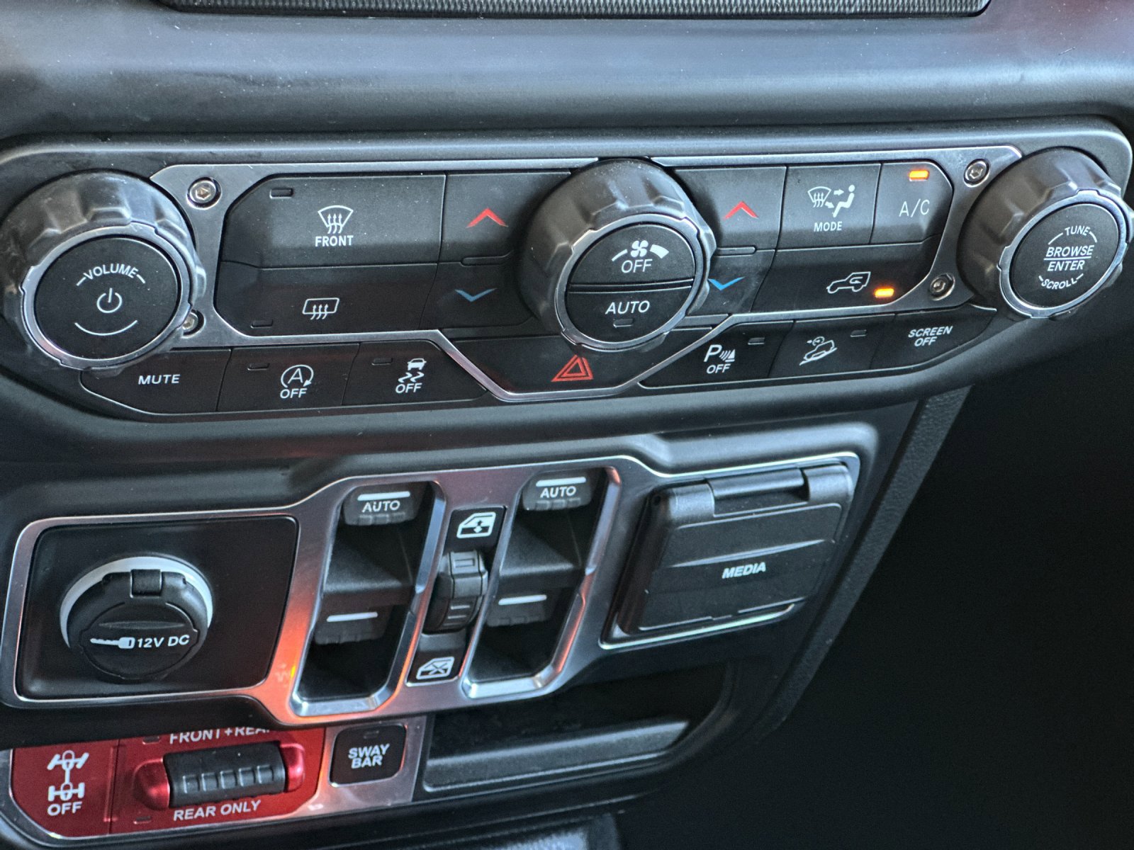 2019 Jeep Wrangler Unlimited Rubicon photo 19