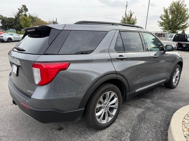 2023 Ford Explorer XLT photo 2