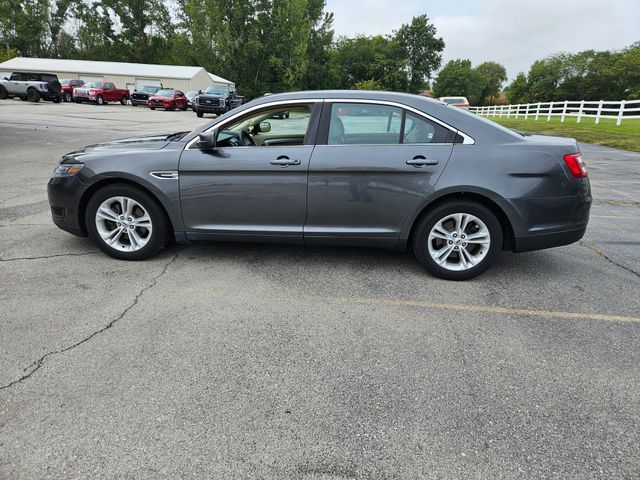 2016 Ford Taurus SE photo 7