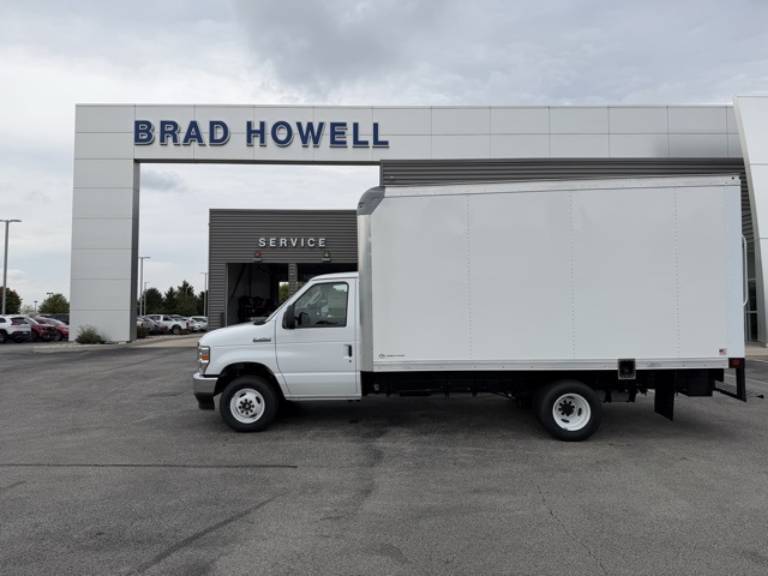 2026 Ford E-450SD Base