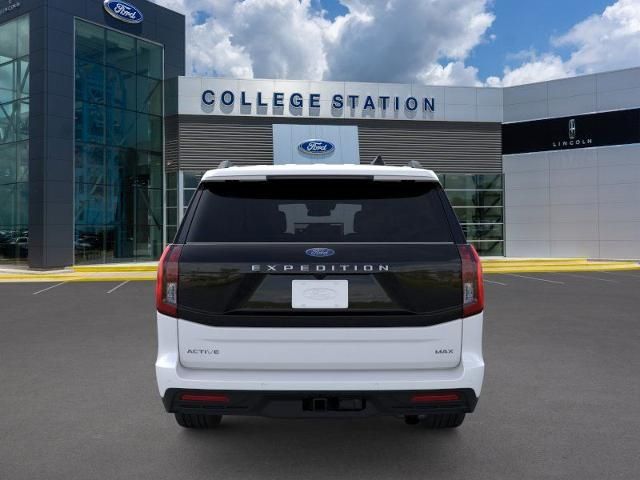 2025 Ford Expedition MAX photo 3