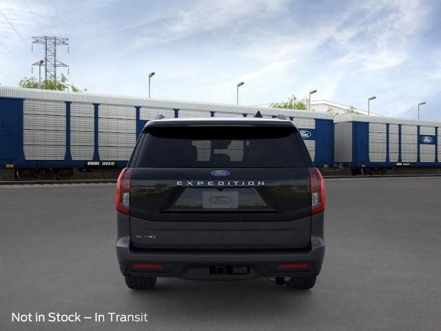 2025 Ford Expedition photo 5