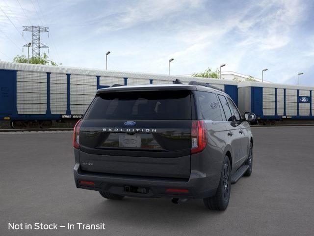 2025 Ford Expedition photo 8
