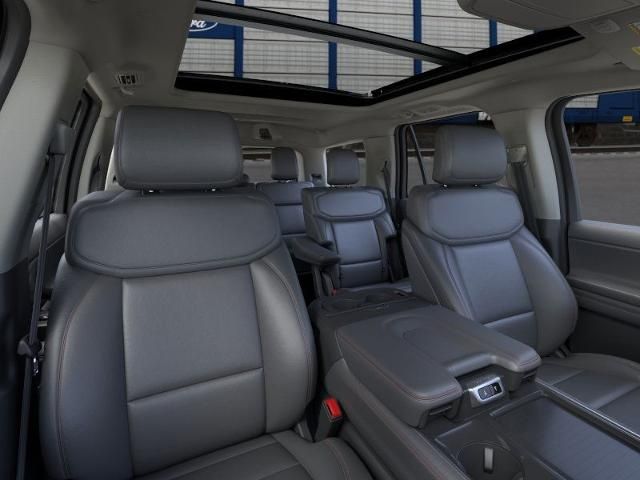 2025 Ford Expedition photo 10