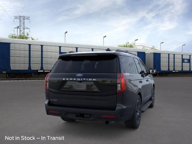 2025 Ford Expedition photo 8