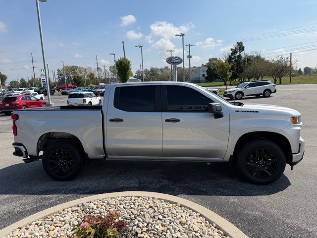 2022 Chevrolet Silverado 1500 Custom photo 2