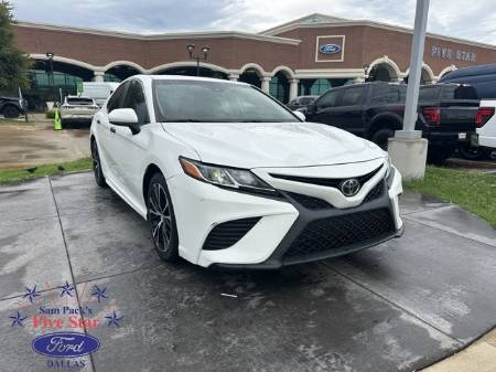 2020 Toyota Camry SE