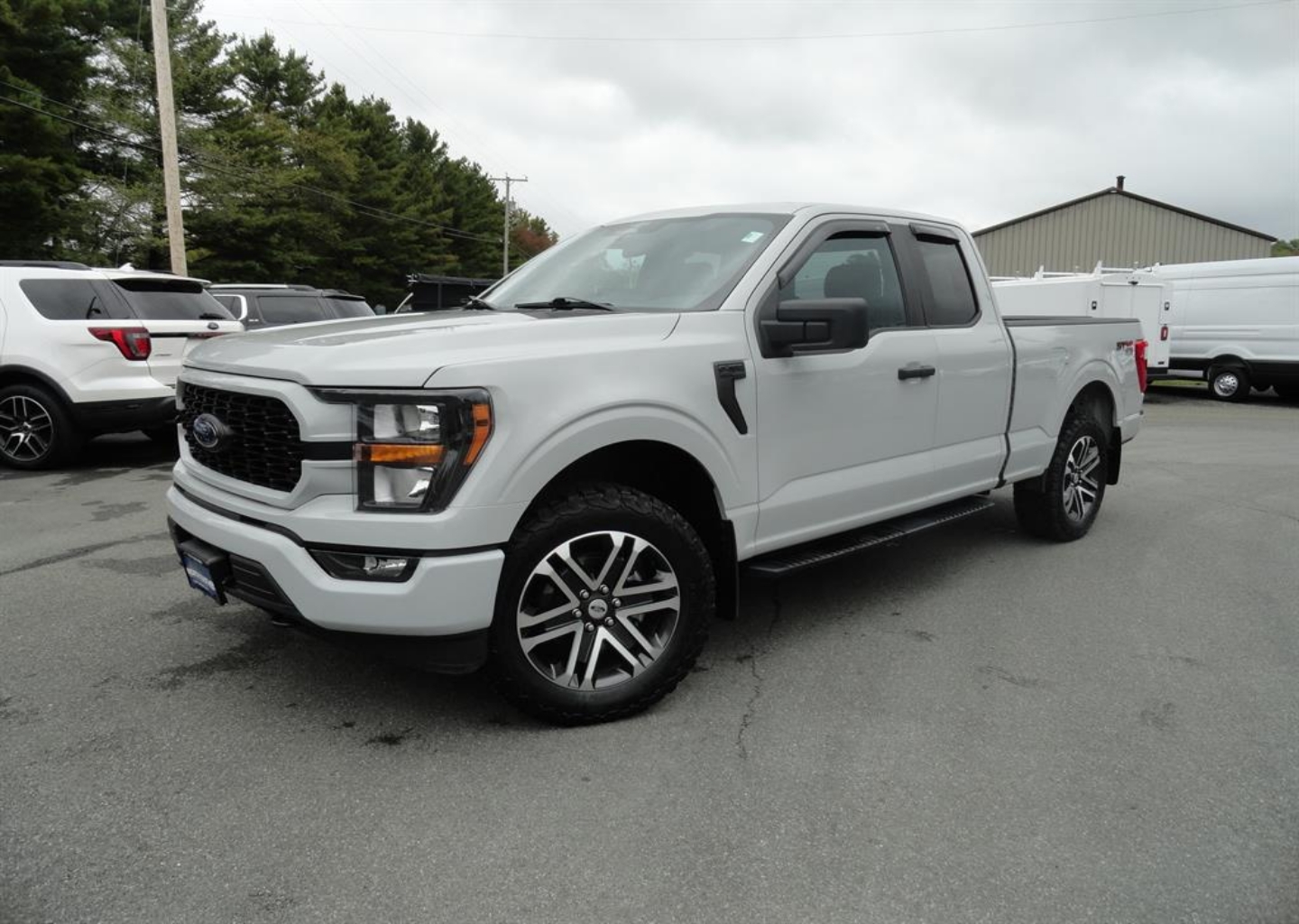 2023 Ford F-150 XL's photo