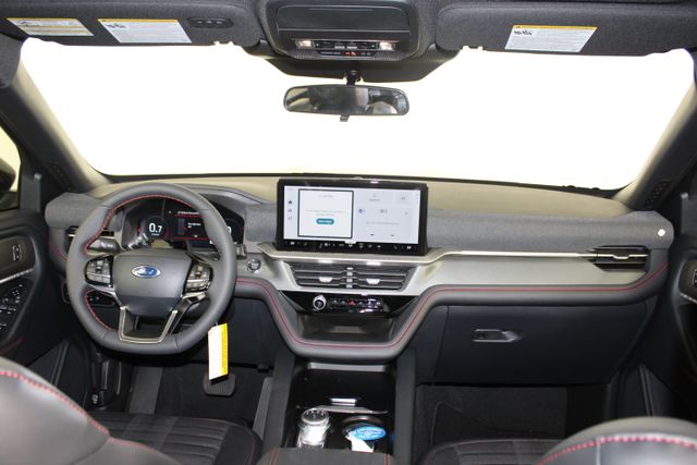 2025 Ford Explorer ST-Line photo 9