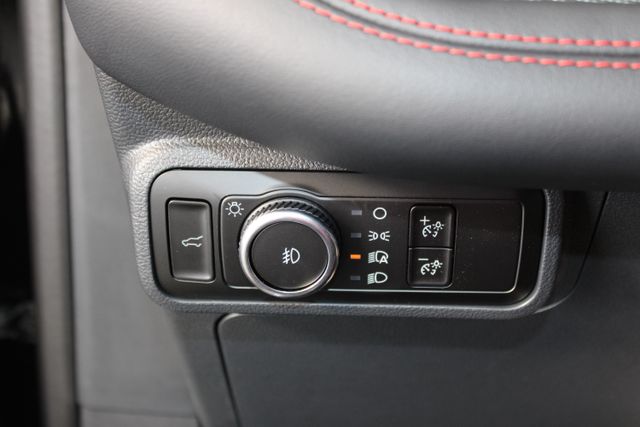2025 Ford Explorer ST-Line photo 15