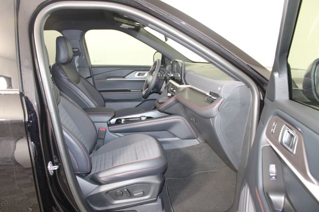 2025 Ford Explorer ST-Line photo 23