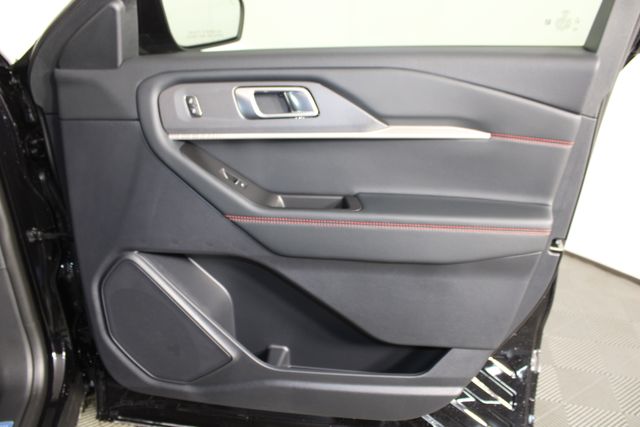 2025 Ford Explorer ST-Line photo 24