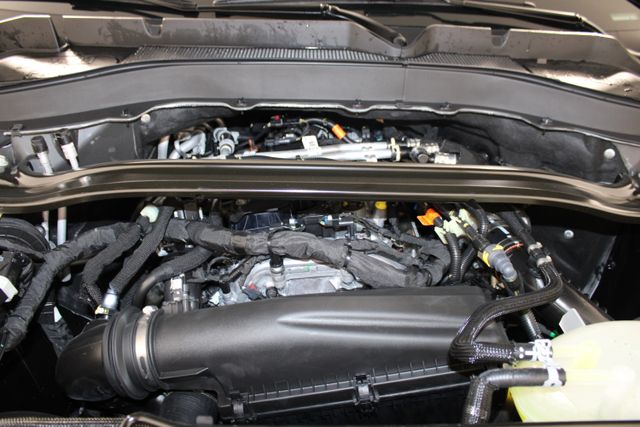 2025 Ford Explorer ST-Line photo 25