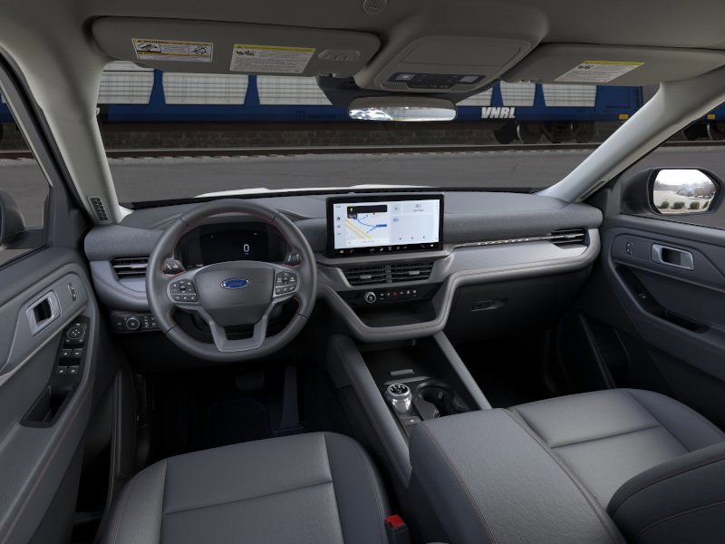 2025 Ford Explorer photo 7