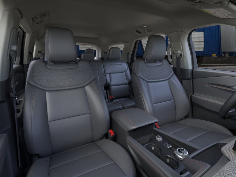 2025 Ford Explorer photo 8