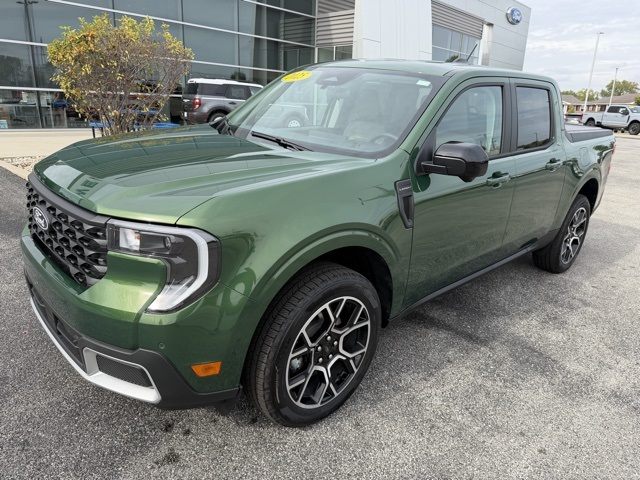 2025 Ford Maverick Lariat photo 2