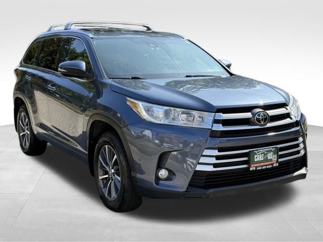 2017 Toyota Highlander SE XLE photo 3