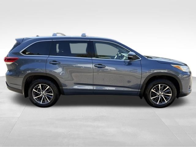 2017 Toyota Highlander SE XLE photo 4