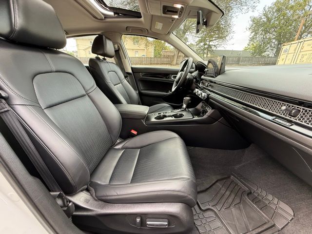 2024 Honda Civic Touring photo 23