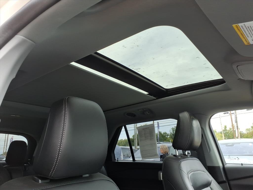 2022 Ford Explorer XLT photo 6
