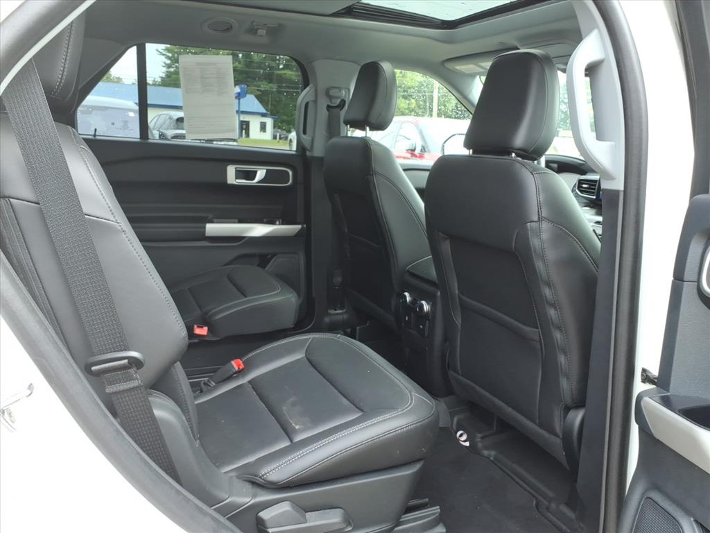 2022 Ford Explorer XLT photo 7