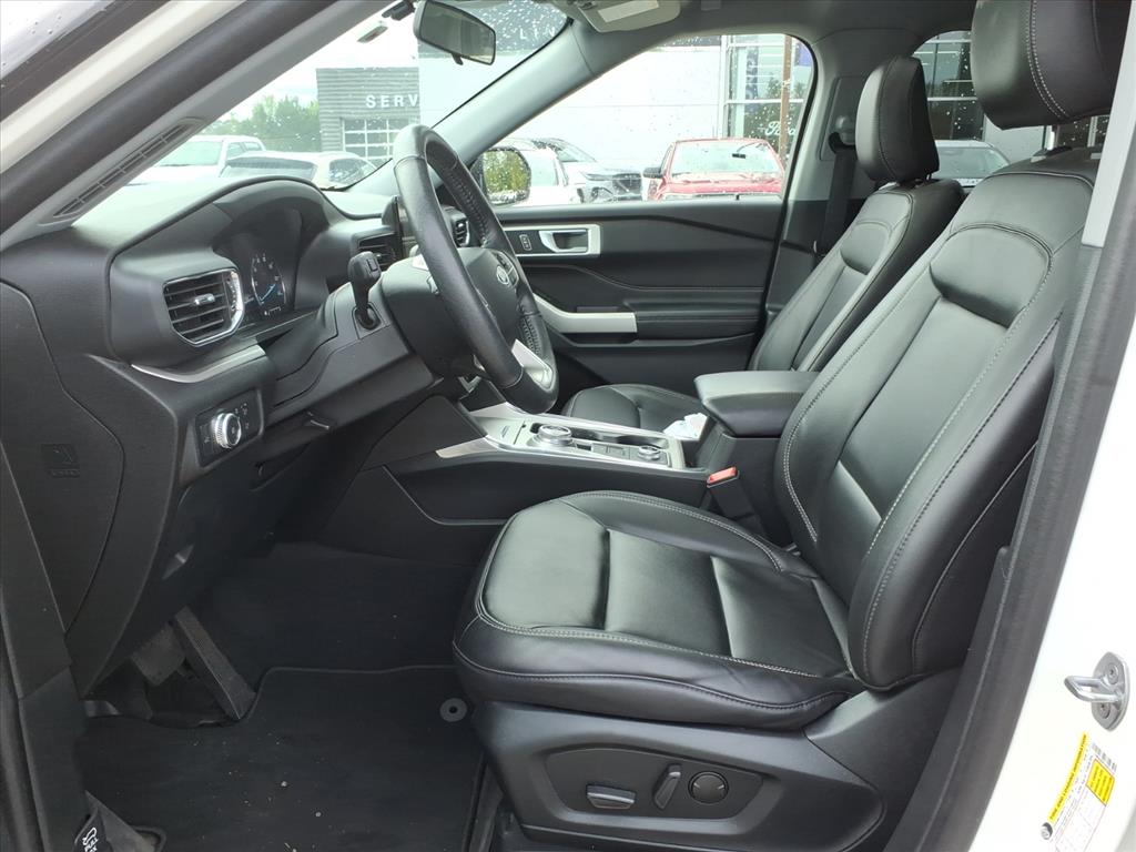 2022 Ford Explorer XLT photo 9