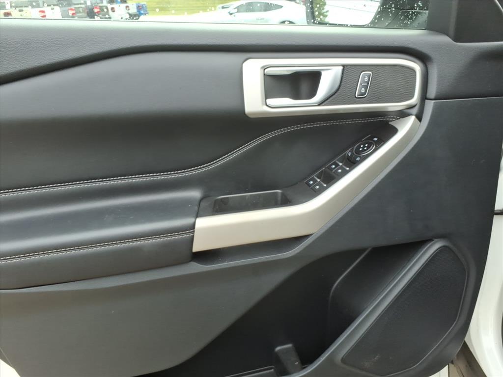 2022 Ford Explorer XLT photo 11