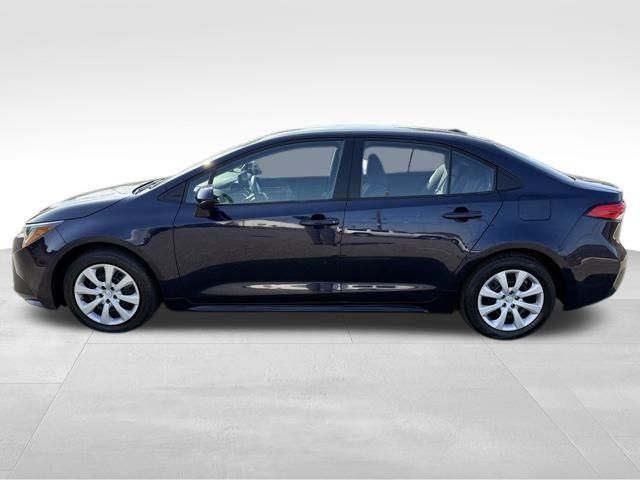 2022 Toyota Corolla LE photo 11