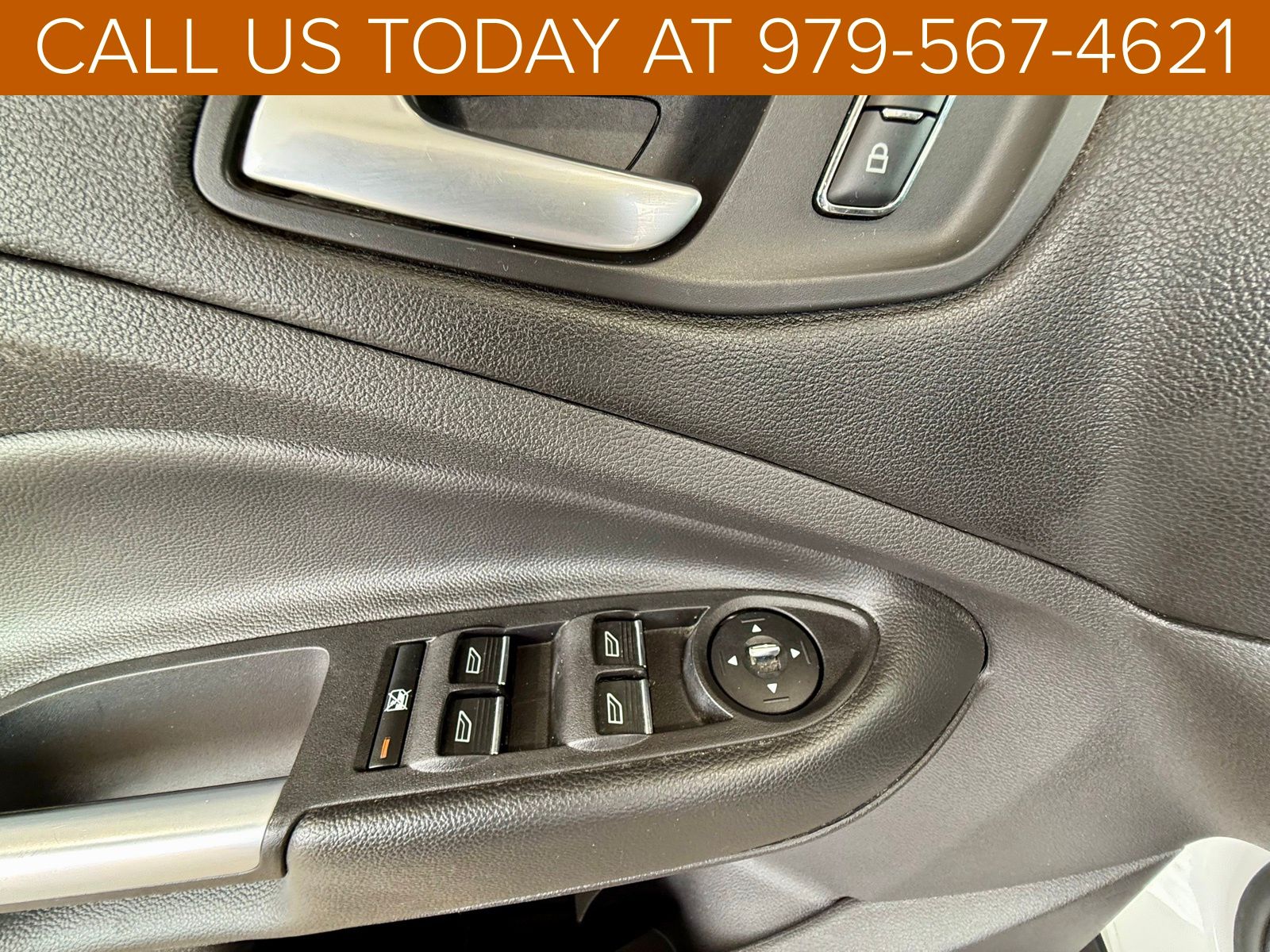 2015 Ford Escape SE photo 2