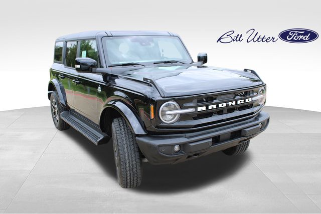 2025 Ford Bronco Outer Banks photo 2