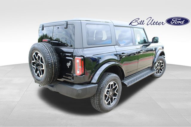2025 Ford Bronco Outer Banks photo 3