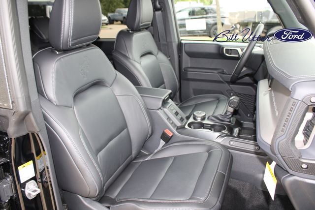 2025 Ford Bronco Outer Banks photo 6
