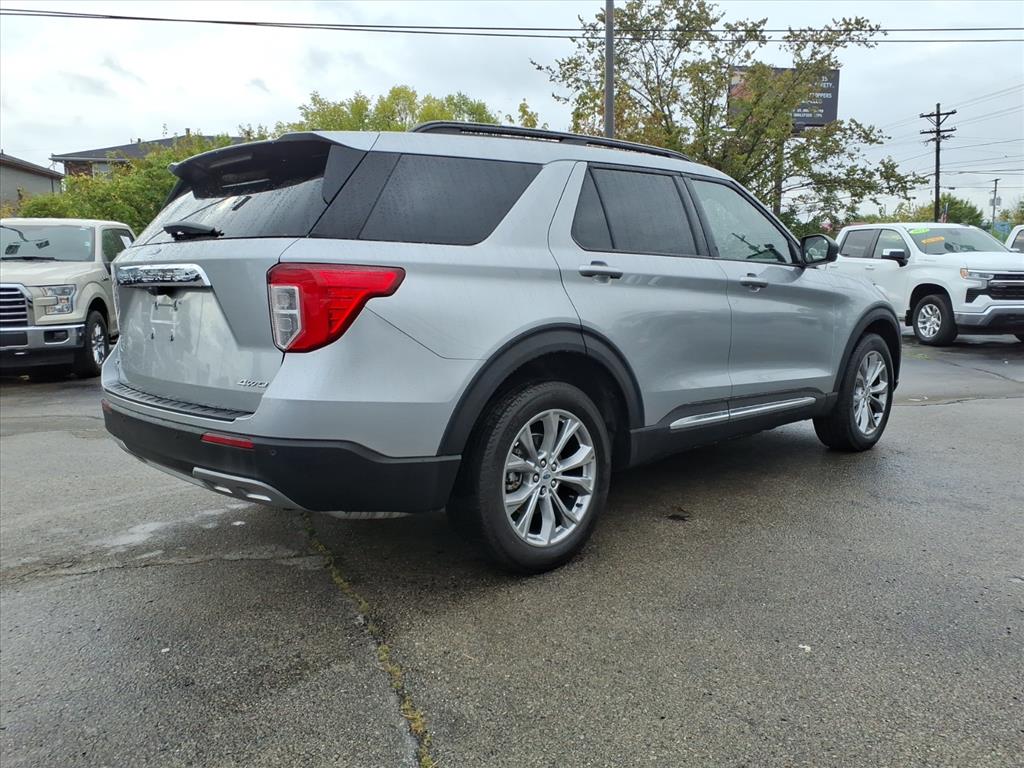2022 Ford Explorer XLT photo 3