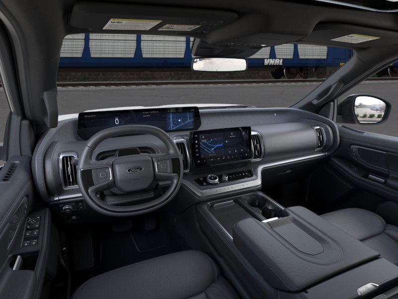 2025 Ford Expedition MAX Platinum photo 8