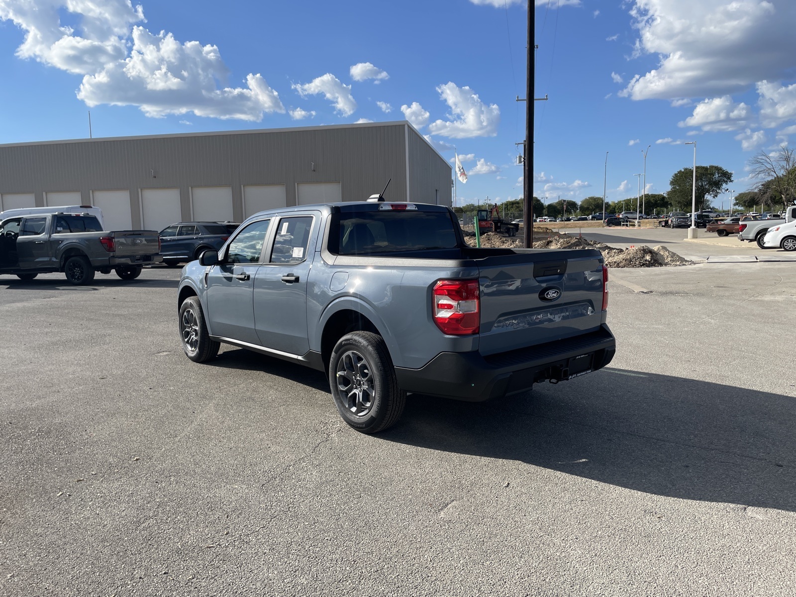 2025 Ford Maverick XLT photo 2