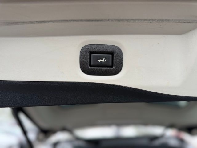 2018 Nissan Rogue SV photo 10
