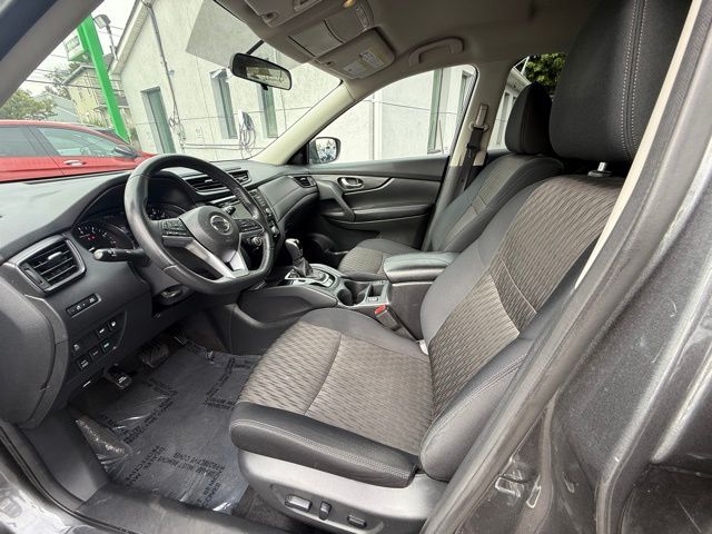 2018 Nissan Rogue SV photo 16