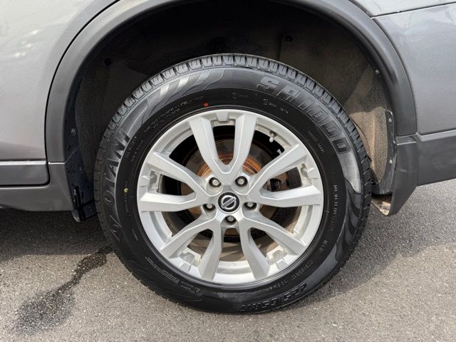 2018 Nissan Rogue SV photo 36