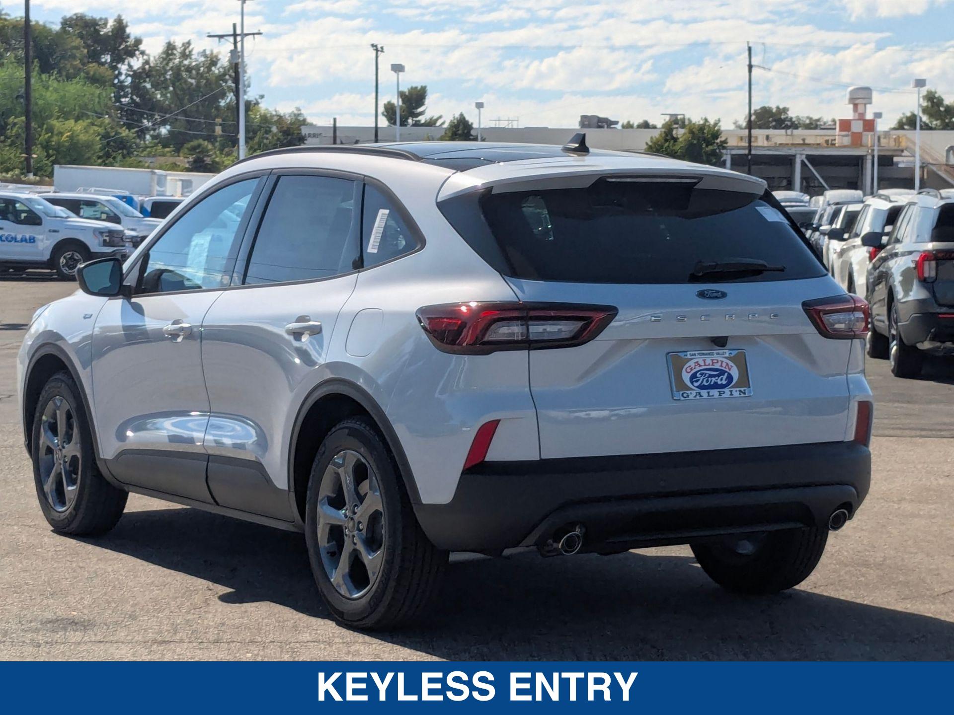 2025 Ford Escape ST-Line photo 6