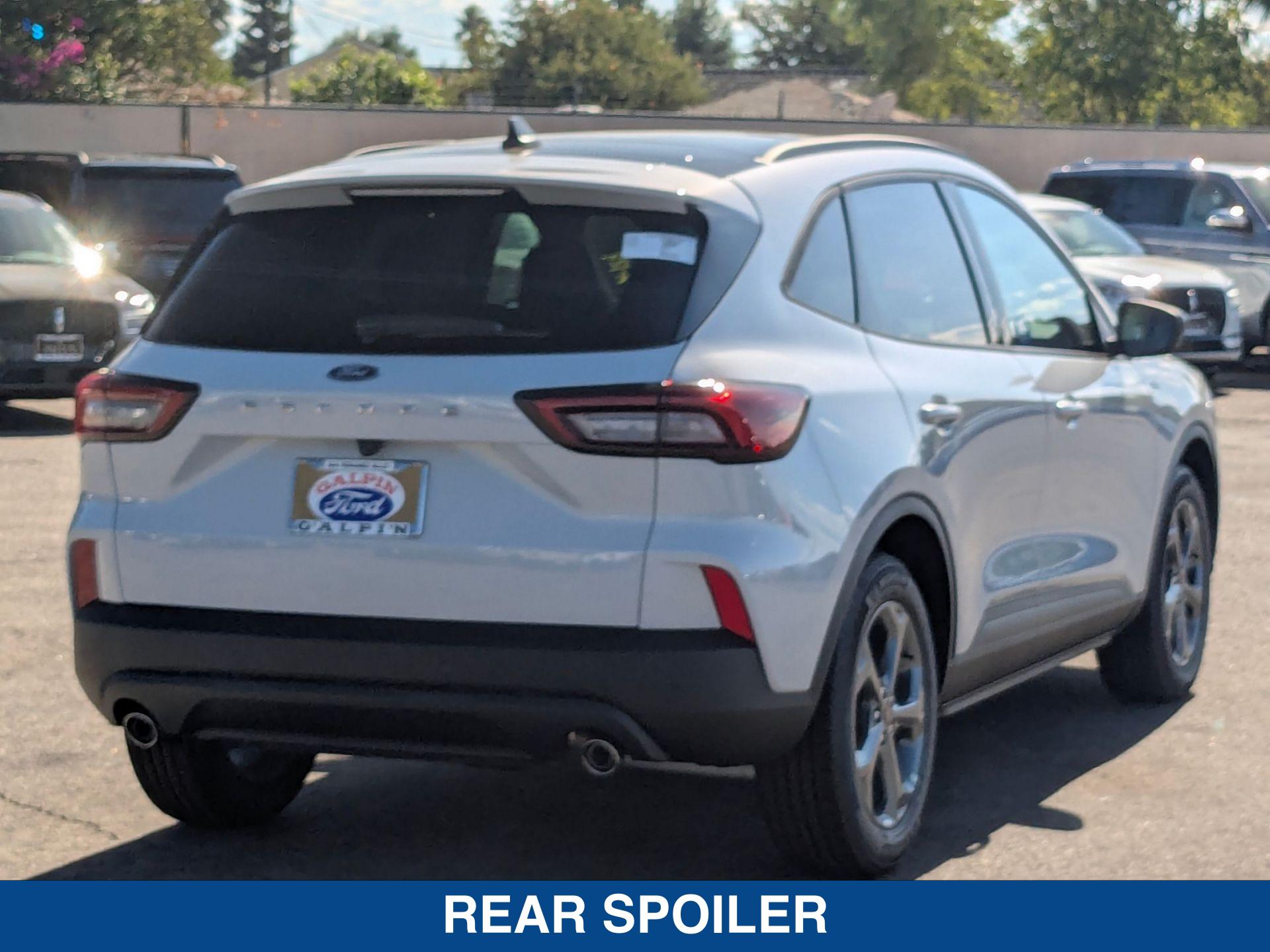 2025 Ford Escape ST-Line photo 8