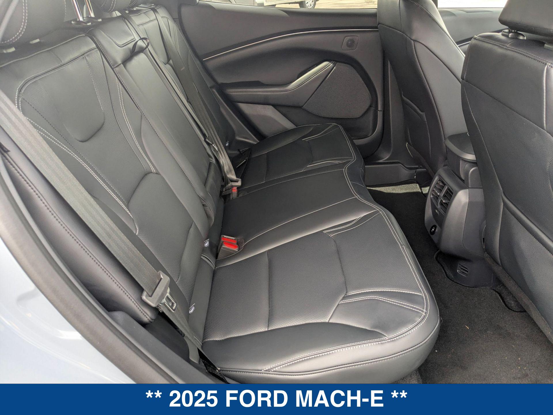 2025 Ford Mustang Mach-E Select photo 19