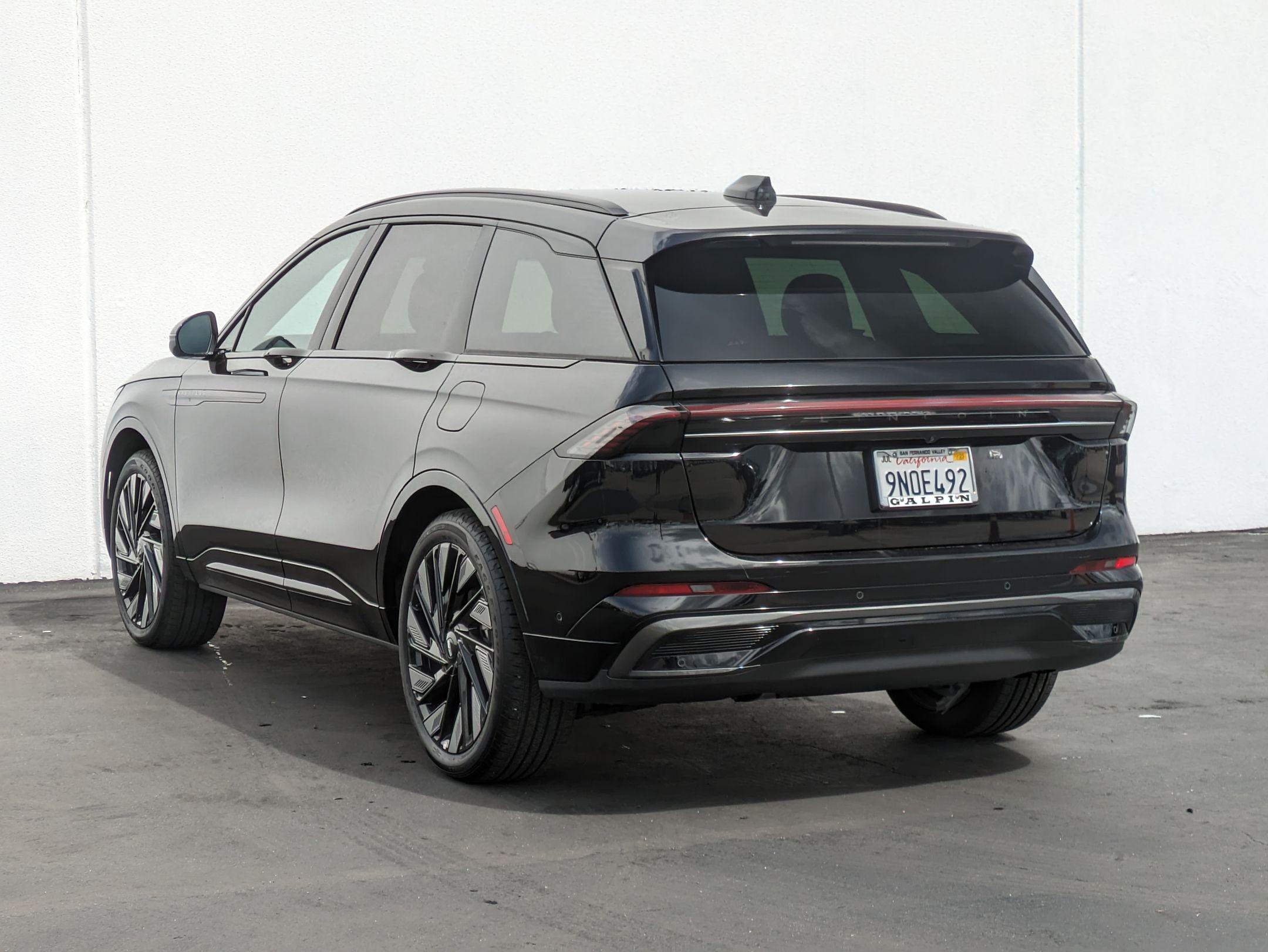 2024 Lincoln Nautilus Reserve photo 2