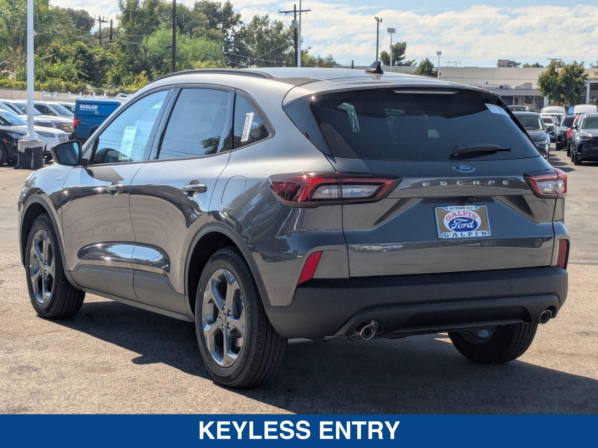 2025 Ford Escape ST-Line photo 6