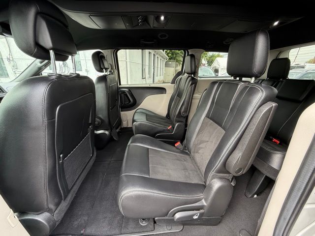 2019 Dodge Grand Caravan SXT photo 19