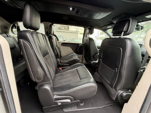 2019 Dodge Grand Caravan SXT photo 23