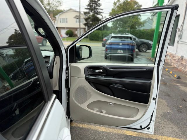 2019 Dodge Grand Caravan SXT photo 26