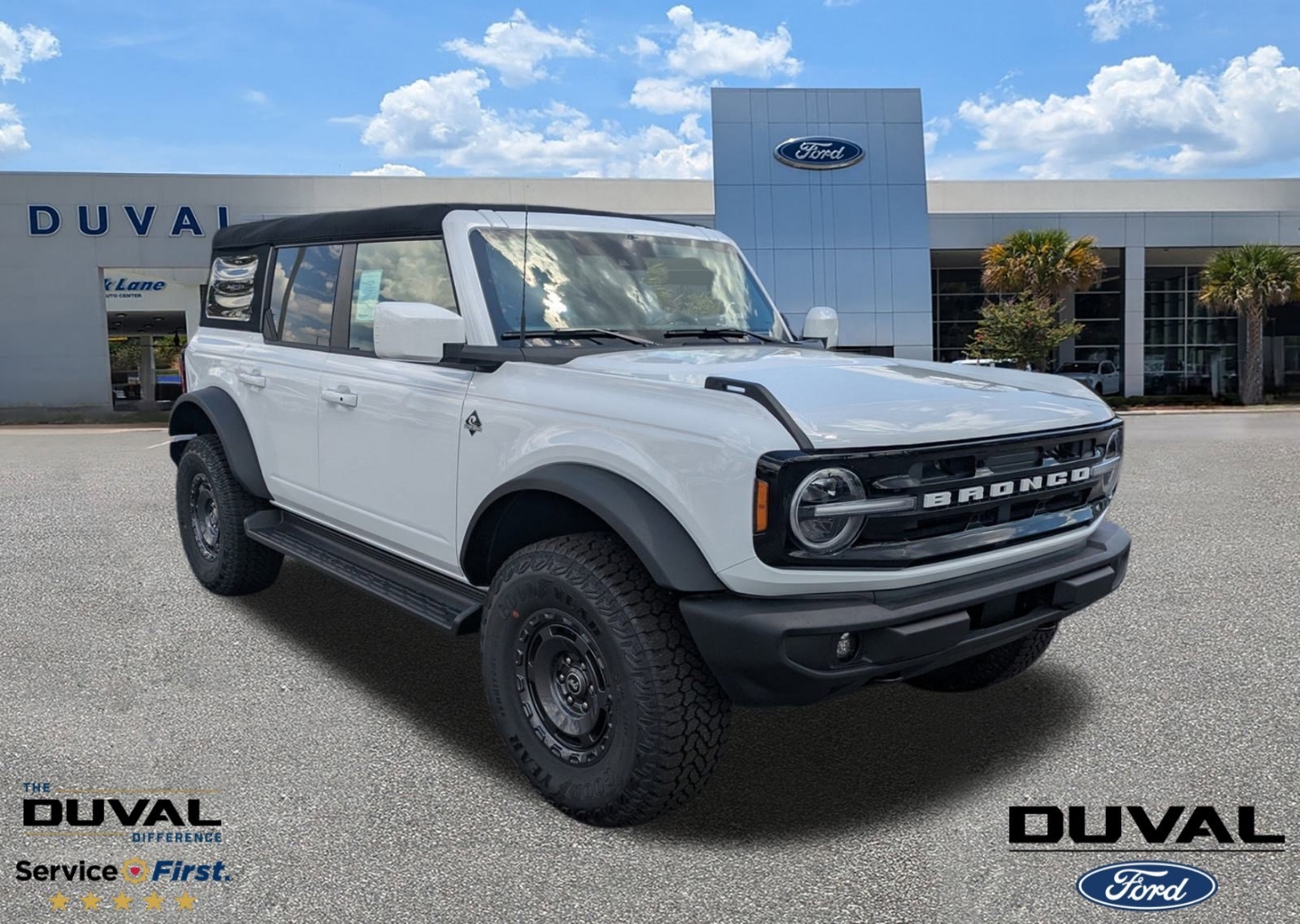 2025 Ford Bronco 4-Door Outer Banks's photo