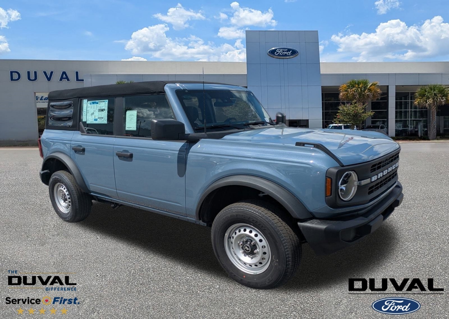 2025 Ford Bronco 4-Door Base's photo