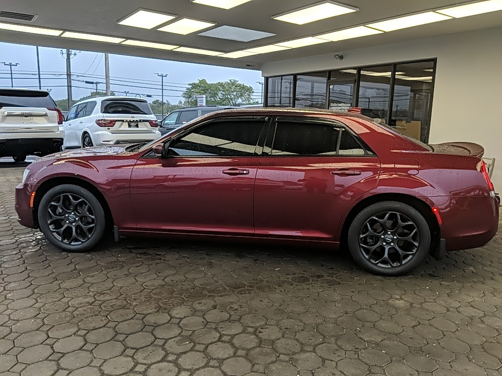 2019 Chrysler 300 S photo 8